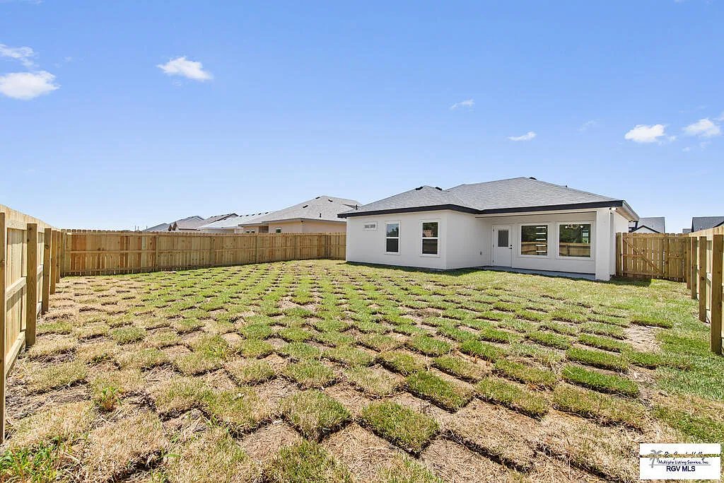 17971 Spruce Street · 6