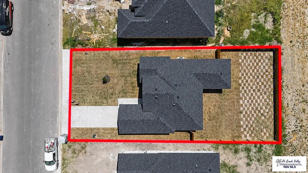 17982 Redwood Street · 5