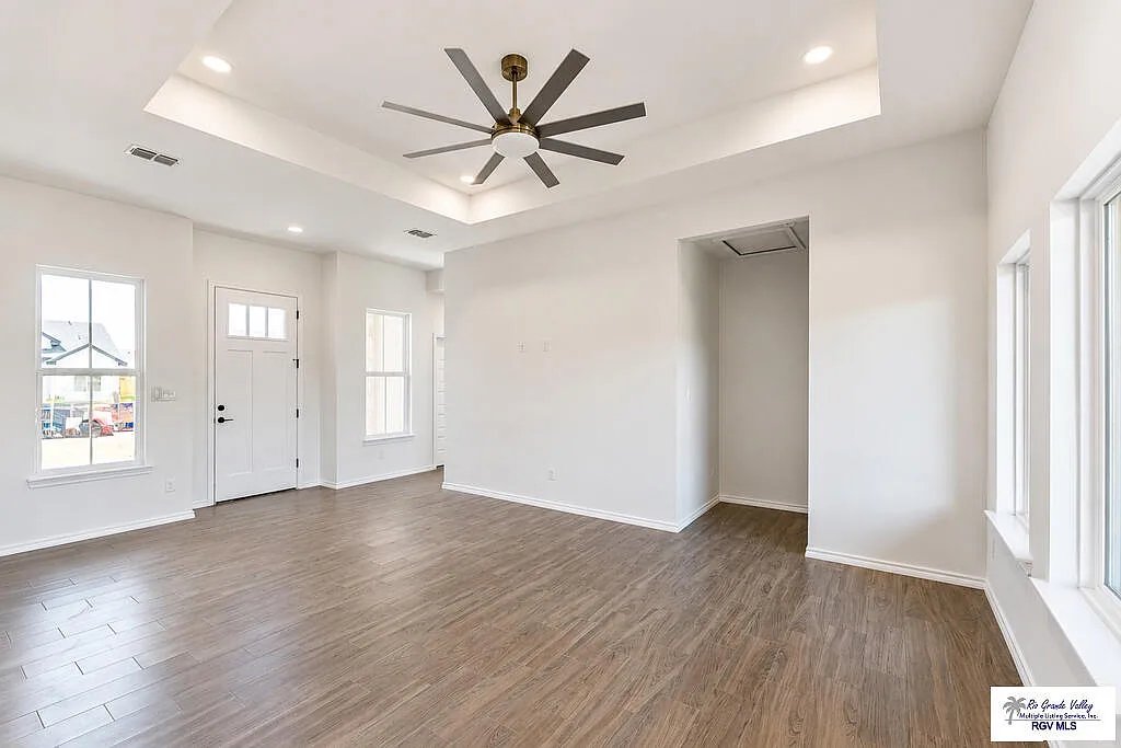 17983 Spruce Street · 3