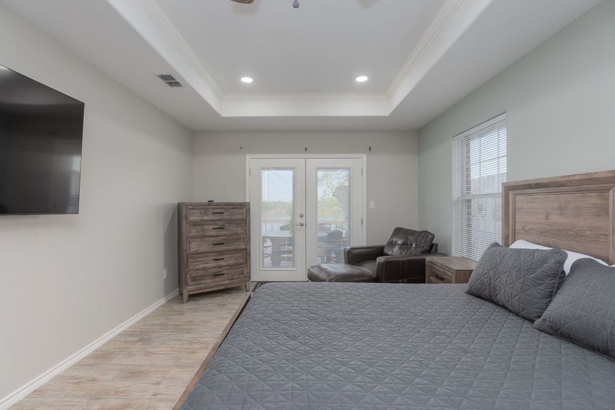 The Arroyo Waterfront House · 13